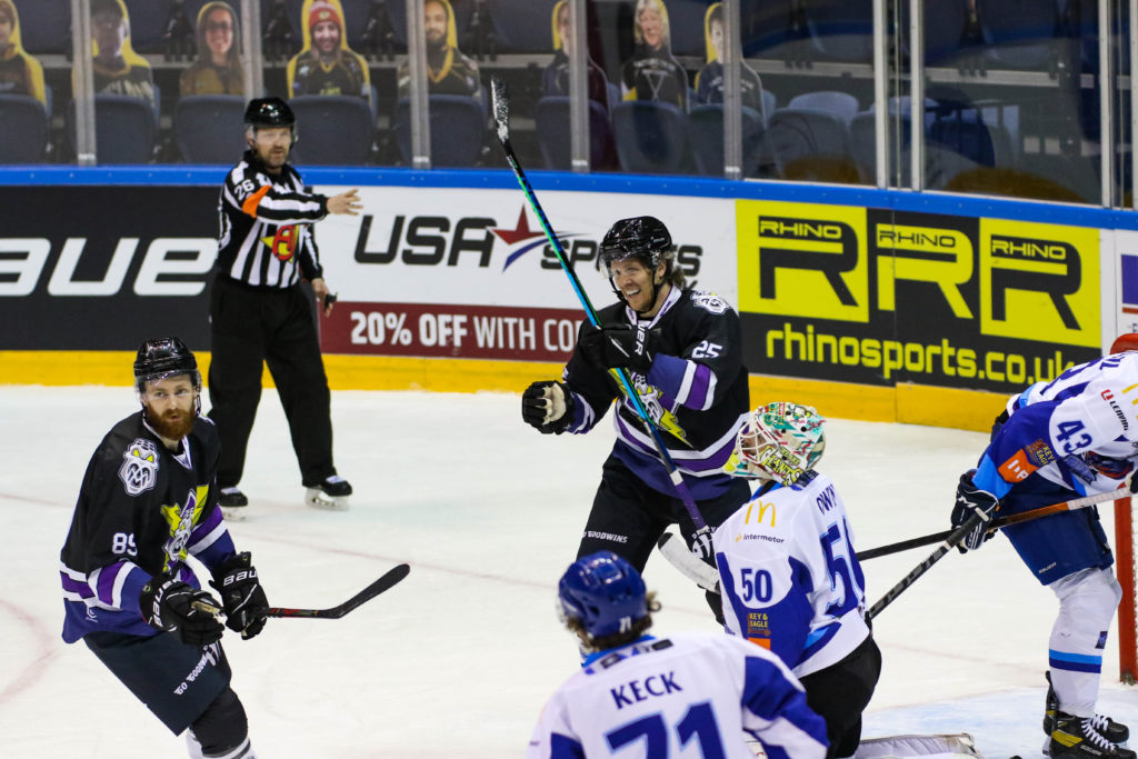 Scott Simmonds scores for Manchester Storm in Elite Series